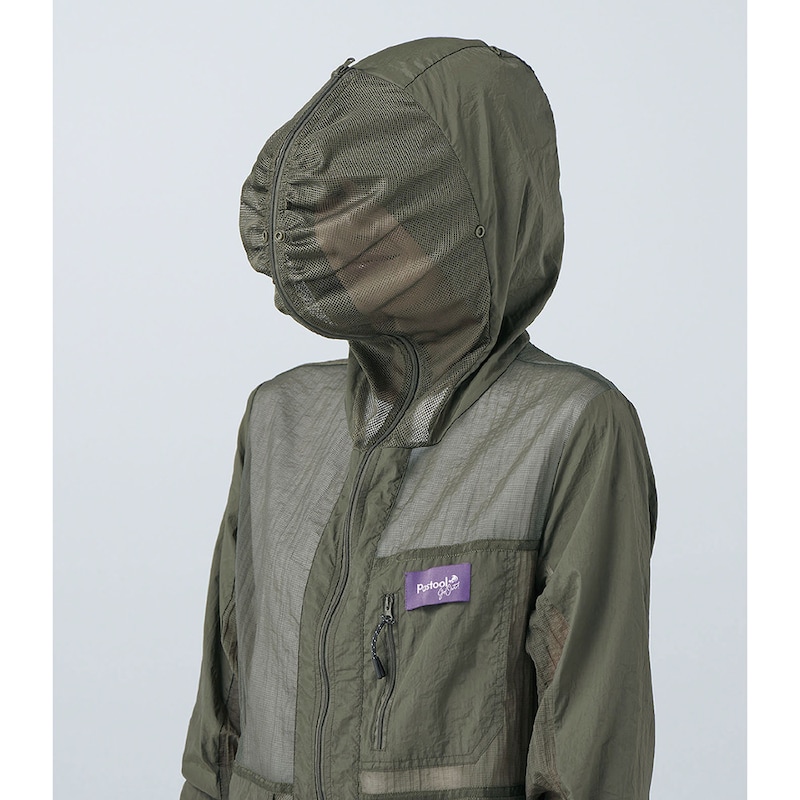 ファスナーを上げればメッシュのカバーが視界を確保しつつ、顔周りを虫と日差しから守ってくれる