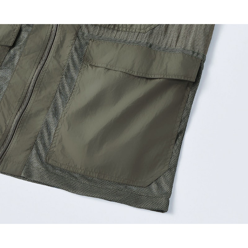 フラップ付き大判ポケット