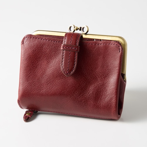 ベルトがアクセントの本革がま口二つ折り財布