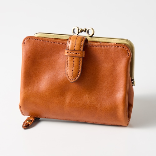 ベルトがアクセントの本革がま口二つ折り財布