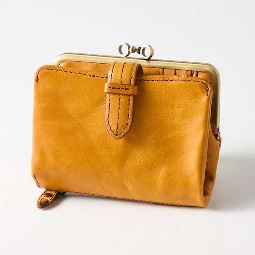 ベルトがアクセントの本革がま口二つ折り財布