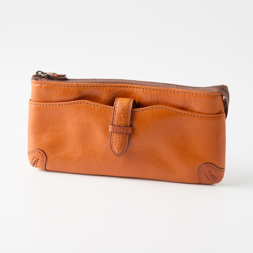 ベルトとステッチがアクセントの長財布