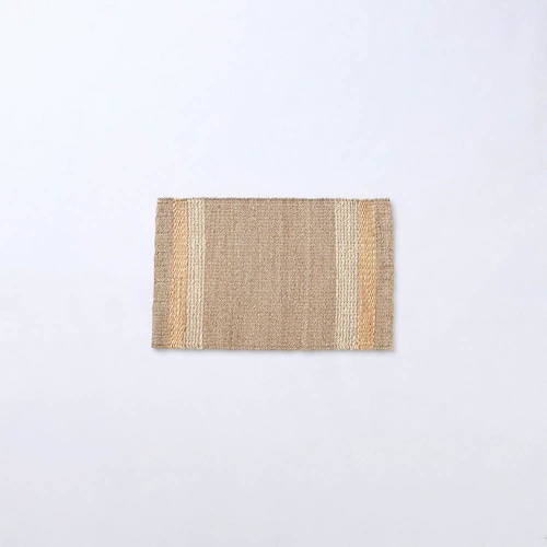 ナチュラルなシーグラス素材のラグ