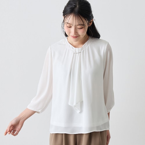 アクセ付きボウタイブラウス