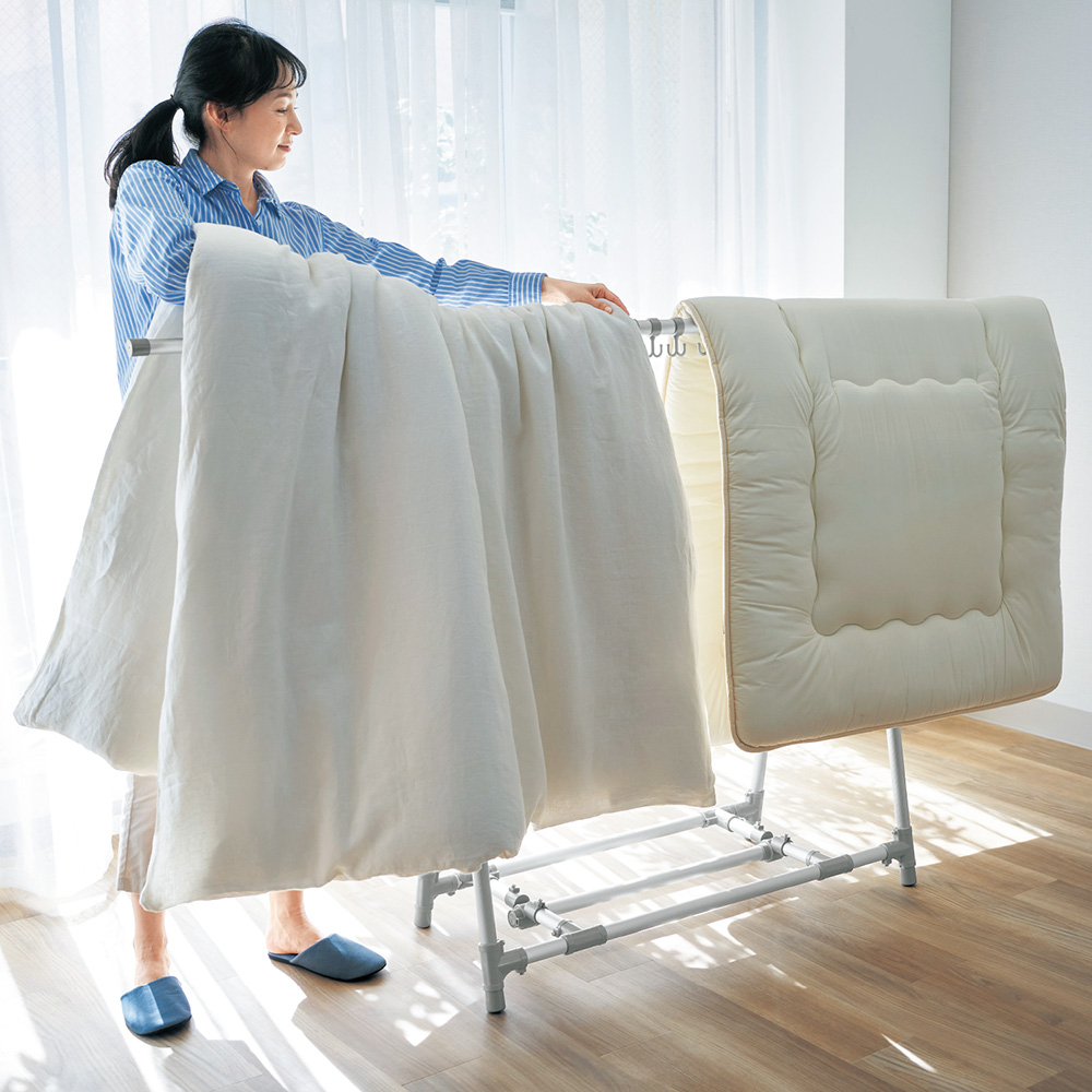 折りたたみ軽量アルミ製A型布団干し 【ハンガーフック付属】 折りたたみ軽量アルミ製A型布団干し 【ハンガーフック付属】