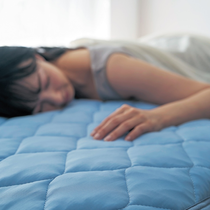 冷たさが持続するもっちり接触冷感リバーシブル敷きパッド 【夏の超最強】