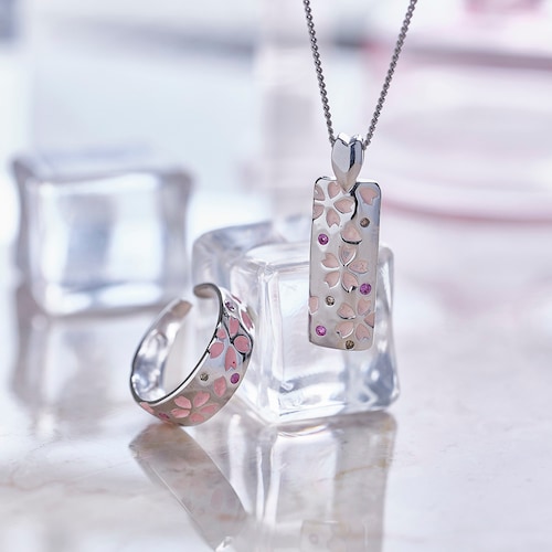 ピンクサファイア＆ダイアモンド 桜デザインのネックレスとリング