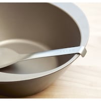 スクウ/Suqu　持ち手の端がフック形状なので、食器や鍋の中にすべり落ちる心配がありません