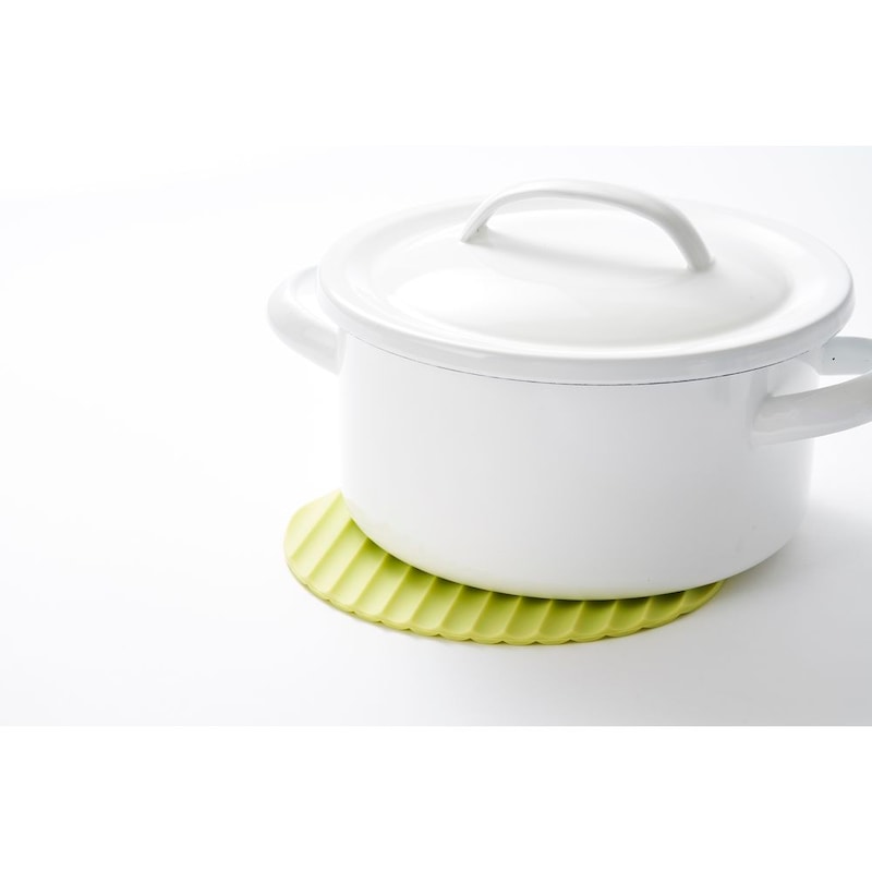 熱に強いシリコーン素材なので、鍋つかみやミトンなどの代わりとしても使えます