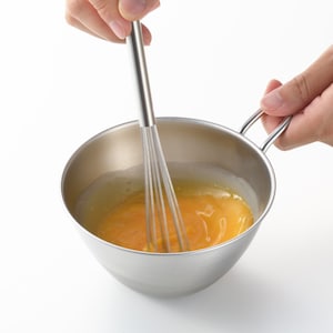 取っ手付きなので安定して混ぜられる