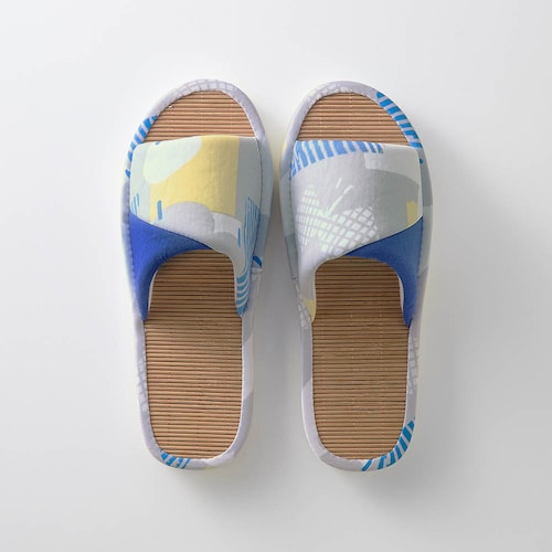 夏の色遊びを楽しむ竹スリッパ