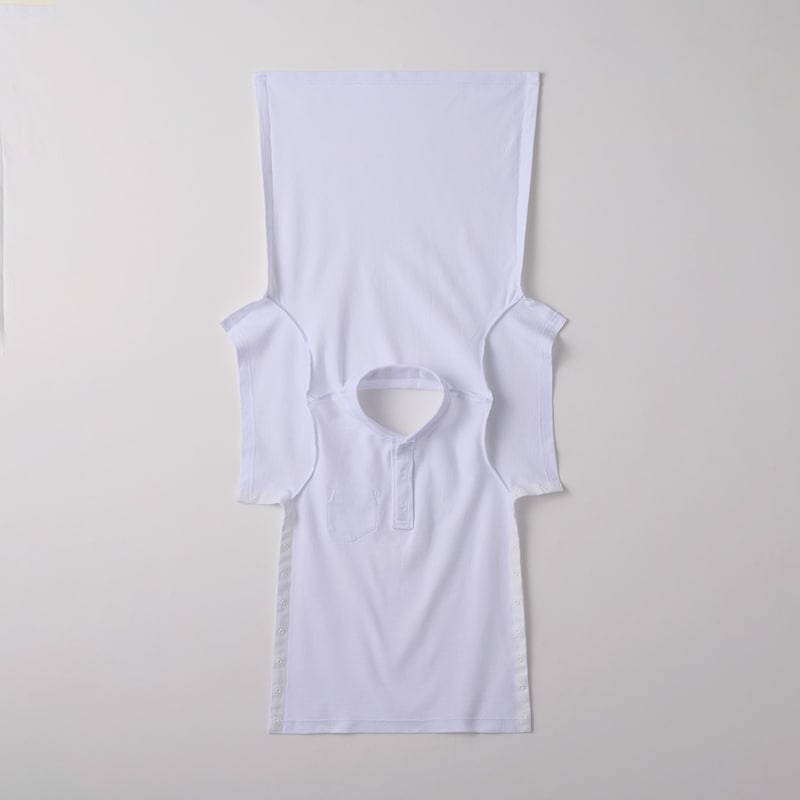 スナップボタンをすべて外した状態