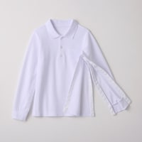 脇から袖にかけてスナップボタンで開きます