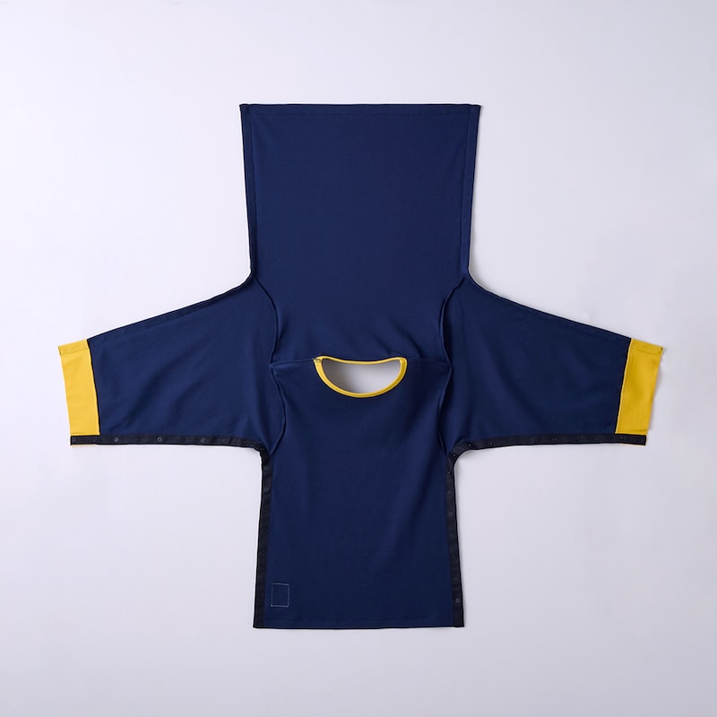 スナップボタンをすべて外した状態