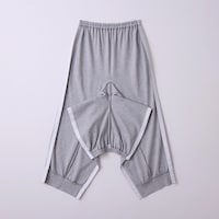 スナップボタンをすべて外した状態
