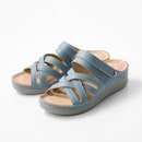 ライトグレイッシュブルー