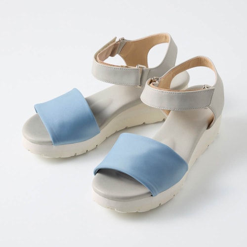 ふわふわな履き心地のストレッチサンダル