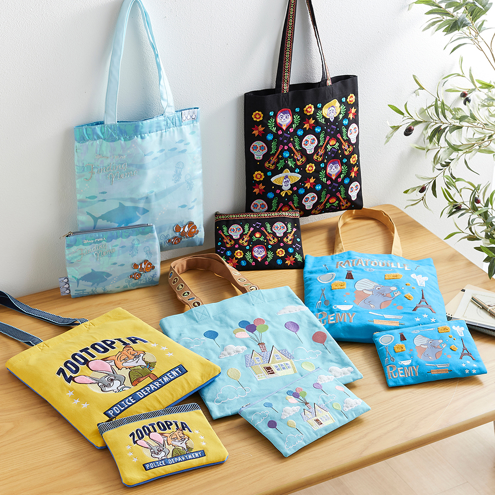 【ディズニー/Disney】刺繍がかわいいポーチ/トートバッグ(選べるキャラクター)