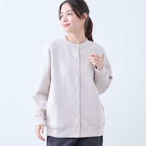 ベージュ