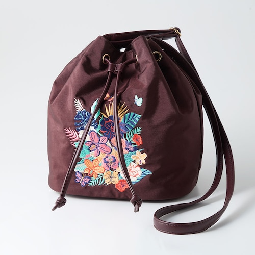 刺繍デザインショルダーバッグ「ミラベルと魔法だらけの家」