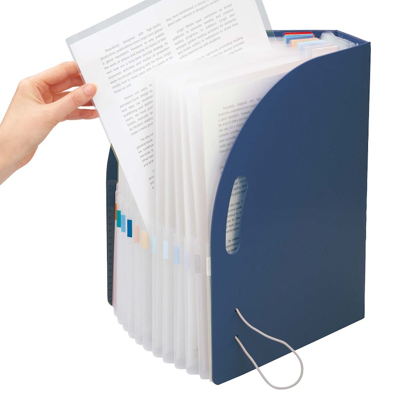 A4ファイルがすっぽり入るサイズ感