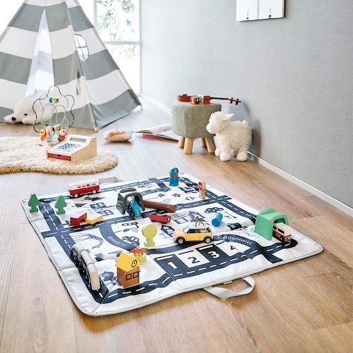 プレイマットにもなるおもちゃ収納