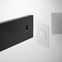 フィルムフックに本体を掛けるだけの簡単設置