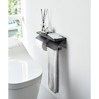 予備のトイレットペーパーを置ける2連タイプで、片側をタオル掛けにしても便利です