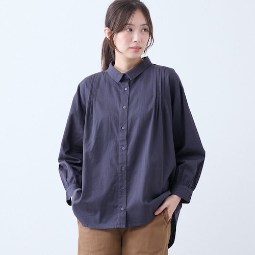 綿素材のタックブラウス