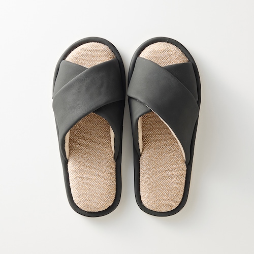 中敷きさらっと素材の洗える合皮クロススリッパ ＜M～L＞