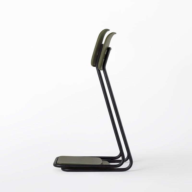 スタッキングして省スペース化も可能