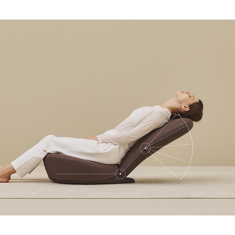 背もたれと腰の２ヶ所のリクライニングギアで、好みの体勢で新しいストレッチが可能になりました