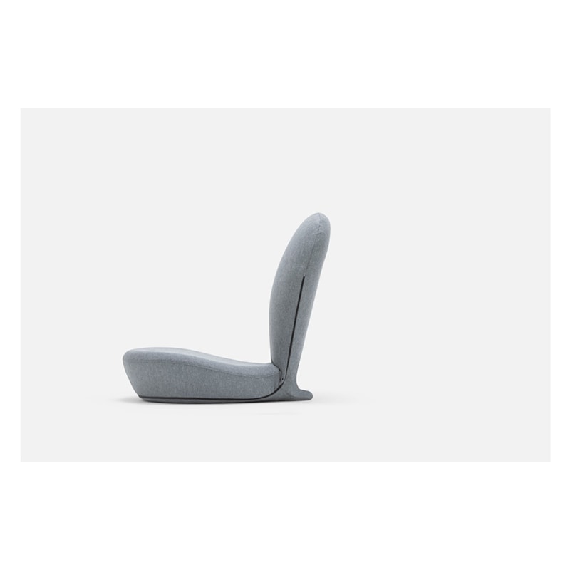 身体を後ろに反らして体重をかけた時だけ、自然とギアが最大90度まで曲がります