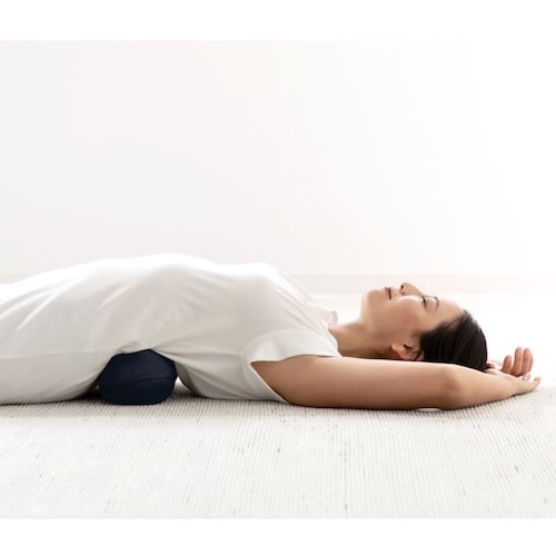 KOSHI-MOMY／コシモミー 【腰がぐいっと揉まれるクッション】