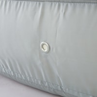 空気穴から空気を抜くことで布団をやさしく圧縮します