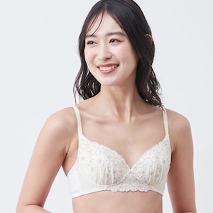 ベージュ