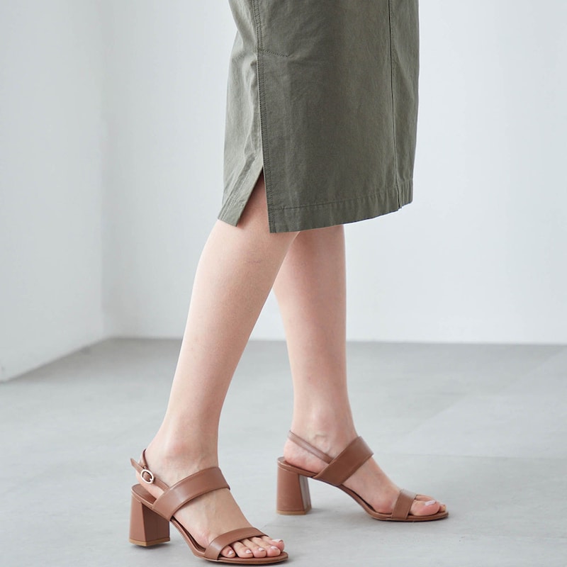 ベンツスリットだから気になる脚も見えにくく安心◎