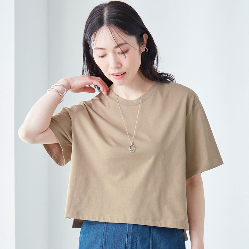 カーキベージュ