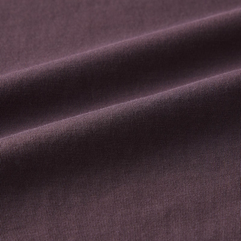 大人でも上品に着こなせる 毛羽感の少ない素材