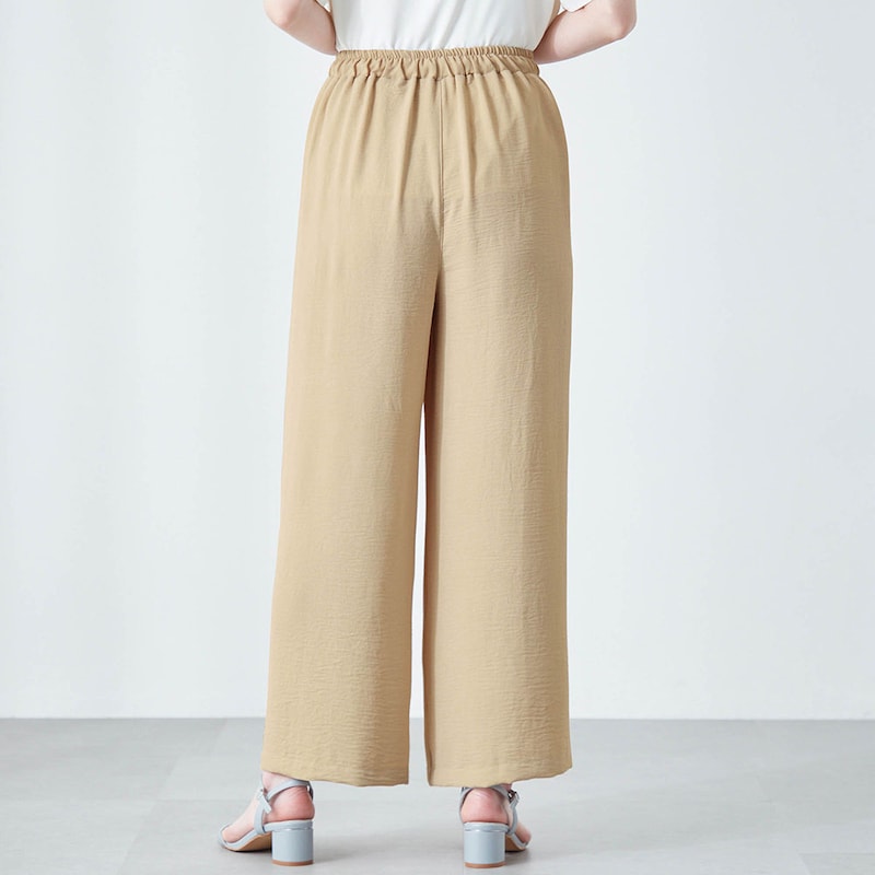 モデル身長167cm／M ※写真は撮影用のため股下+3cmになります。