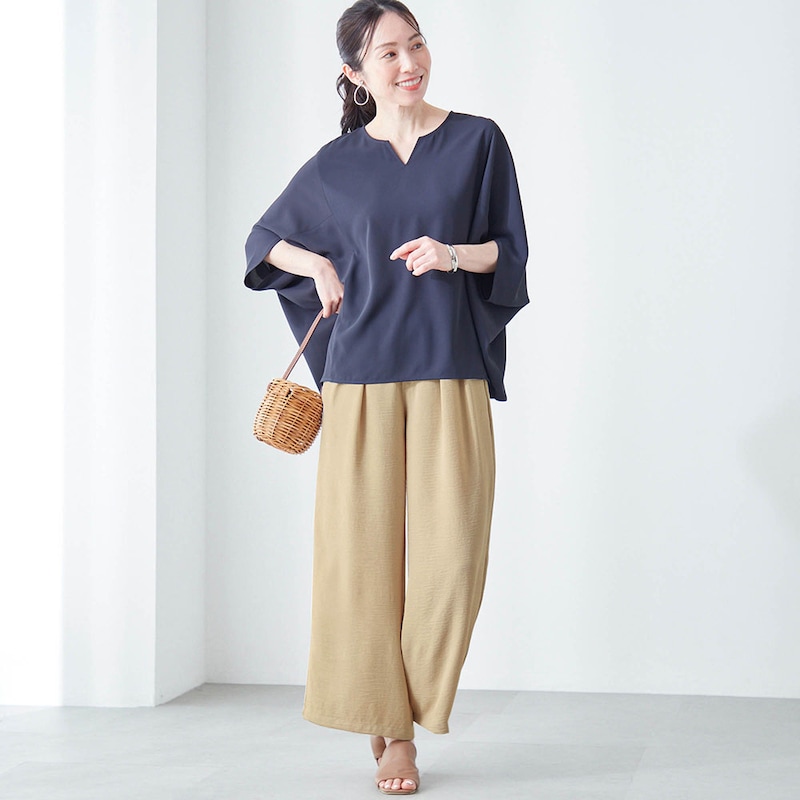 モデル身長167cm／M ※写真は撮影用のため股下+3cmになります。