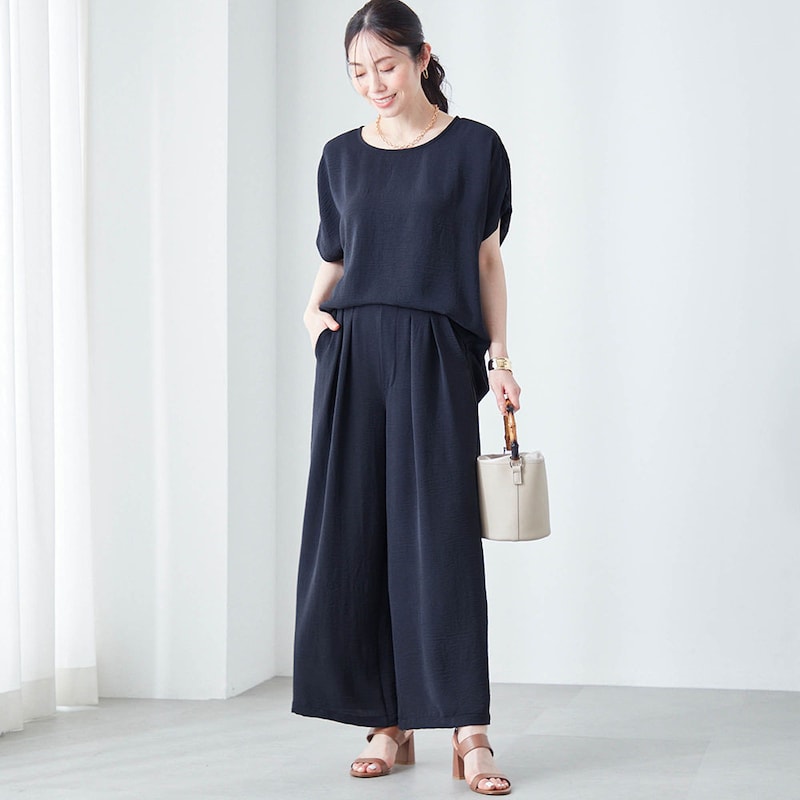 モデル身長167cm／M ※写真は撮影用のため股下+3cmになります。