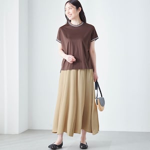 モデル身長167cm／M ※写真は撮影用のため総丈+3cmになります。