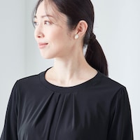 やや詰まり気味のネックも上品