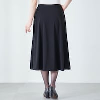 モデル身長167cm／M ※写真は撮影用のため総丈+3cmになります。