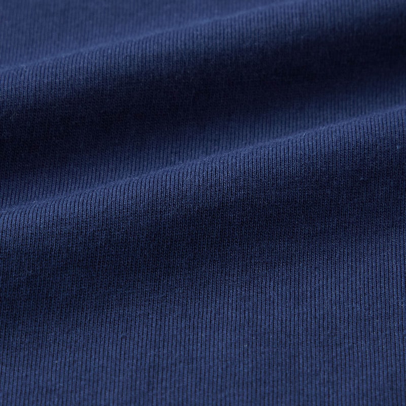 上下ともに吸湿性と通気性に優れた身生地綿100％素材を使用