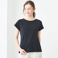 Tシャツは天竺素材で単品でのコーデも楽しめる