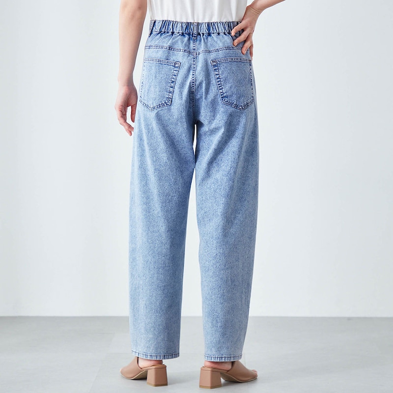 モデル身長167cm／M ※写真は撮影用のため股下+3cmになります。