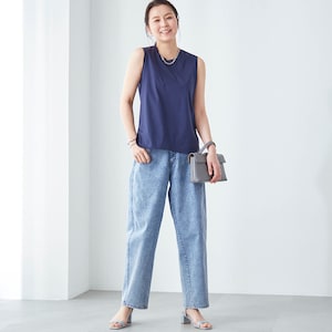 モデル身長167cm／M ※写真は撮影用のため股下+3cmになります。