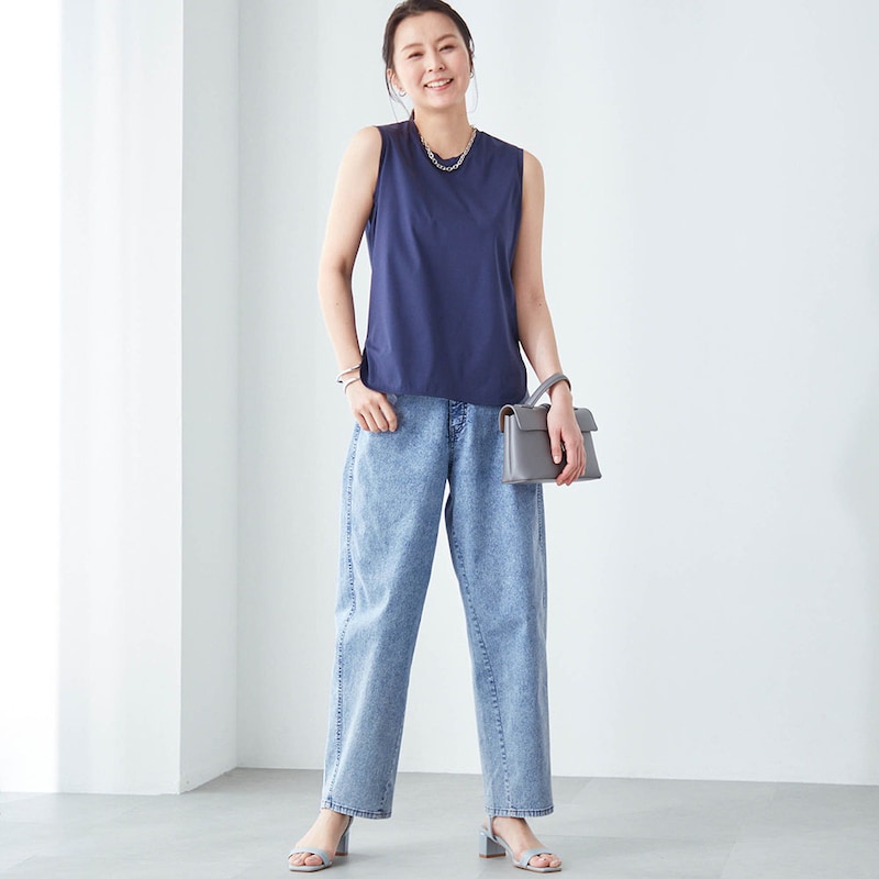 モデル身長167cm／M ※写真は撮影用のため股下+3cmになります。